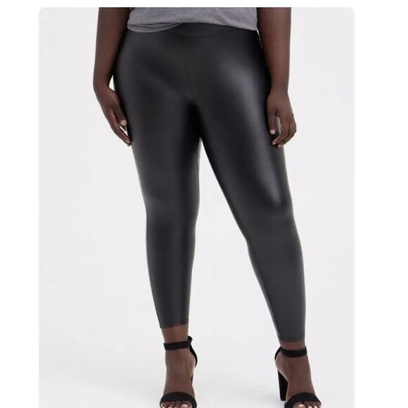 Torrid Faux Leather Pull On Leggings 3x Womens Plus Size Black Skinny Leg - Picture 1 of 11